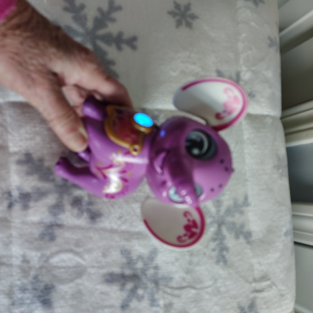 VTeck Sparklings Hailey The Elephant Toy - Picture 9 of 10